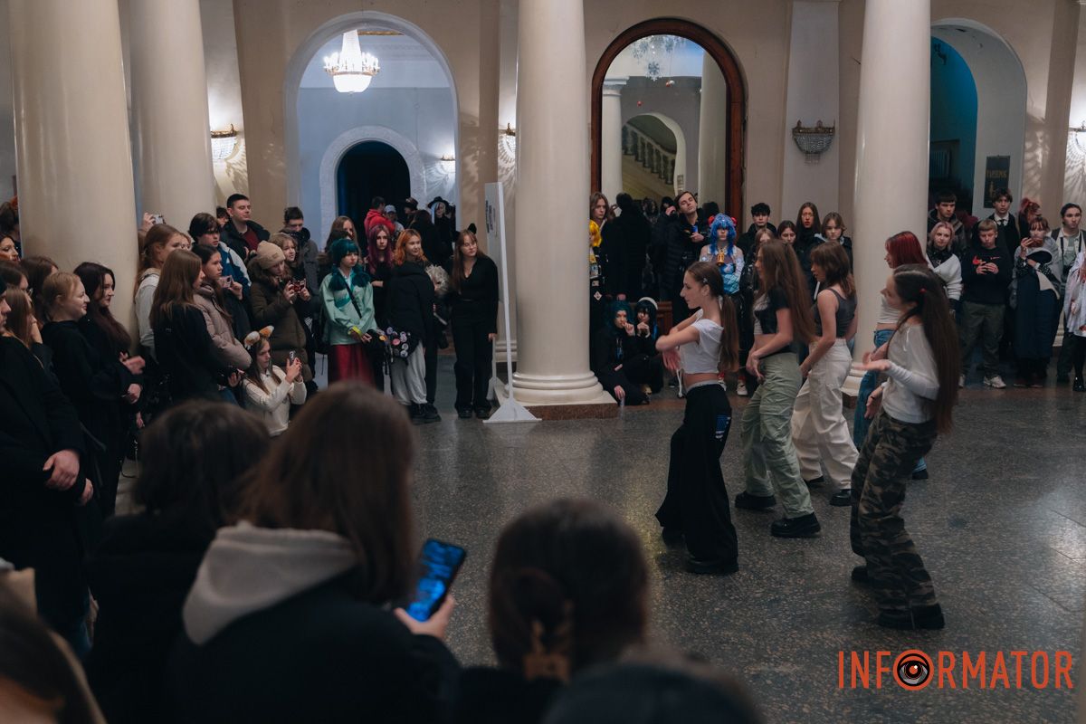 Танцювальний конкурс викликає захоплення глядачів Танцювальний конкурс викликає захоплення глядачів