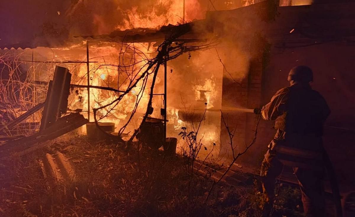 С вечера 13 декабря войска России продолжали терроризировать районы Днепропетровской области. С вечера 13 декабря войска России продолжали терроризировать районы Днепропетровской области.