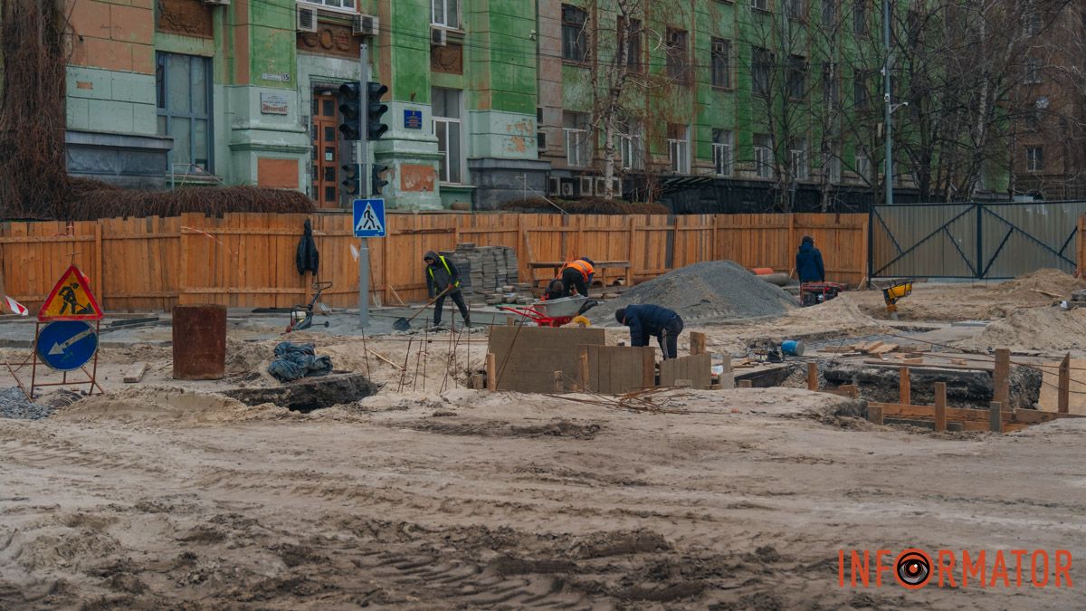 Проблема підтоплень вирішена: у Дніпрі на Володимира Великого оновлюють пішохідні зони після ремонту зливової каналізації