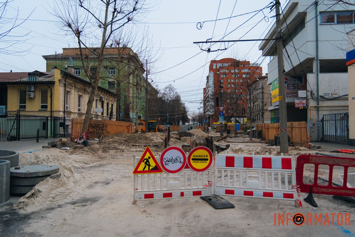 В Днепре на перекрестке улиц Европейской и Князя Владимира Великого продолжается второй этап ремонта ливневой канализации В Днепре на перекрестке улиц Европейской и Князя Владимира Великого продолжается второй этап ремонта ливневой канализации
