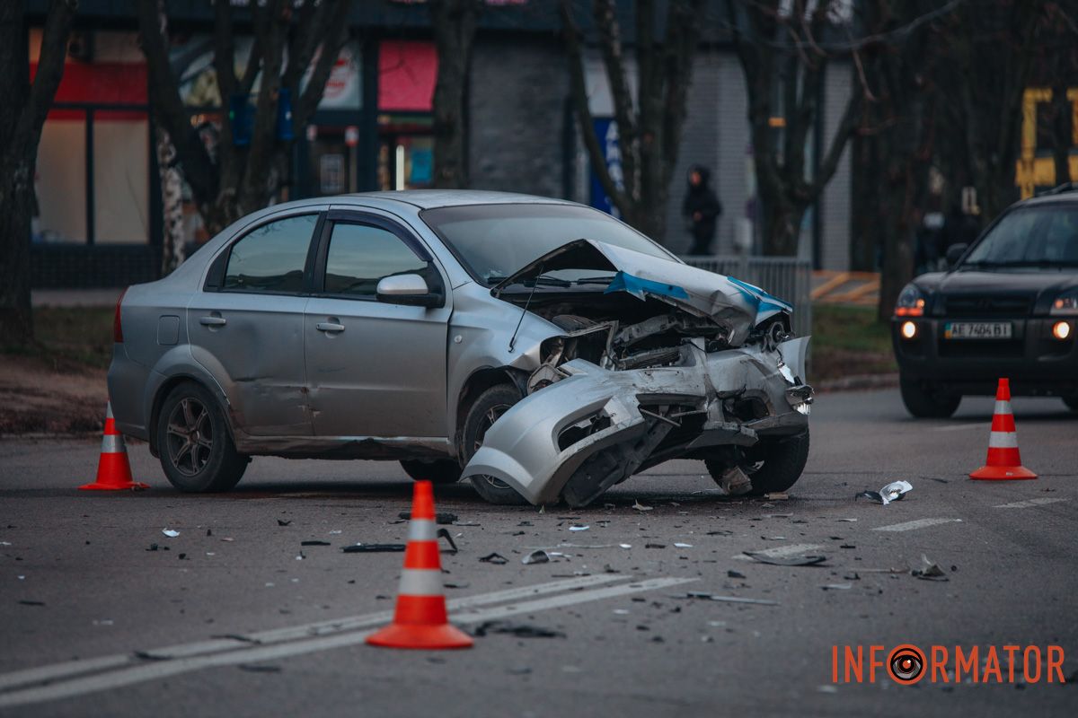 У неділю, 14 грудня, на житловому масиві Тополя-2 сталась аварія У неділю, 14 грудня, на житловому масиві Тополя-2 сталась аварія