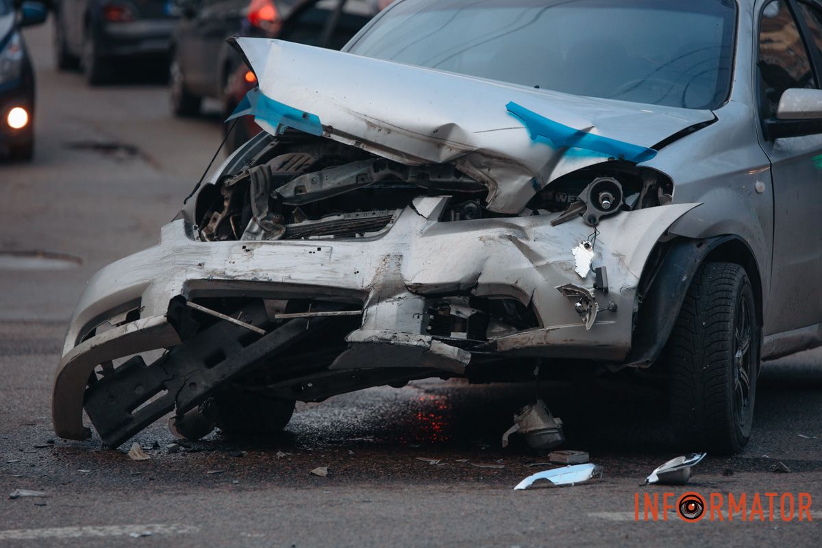 Передня частина сильно пошкоджена Передня частина сильно пошкоджена