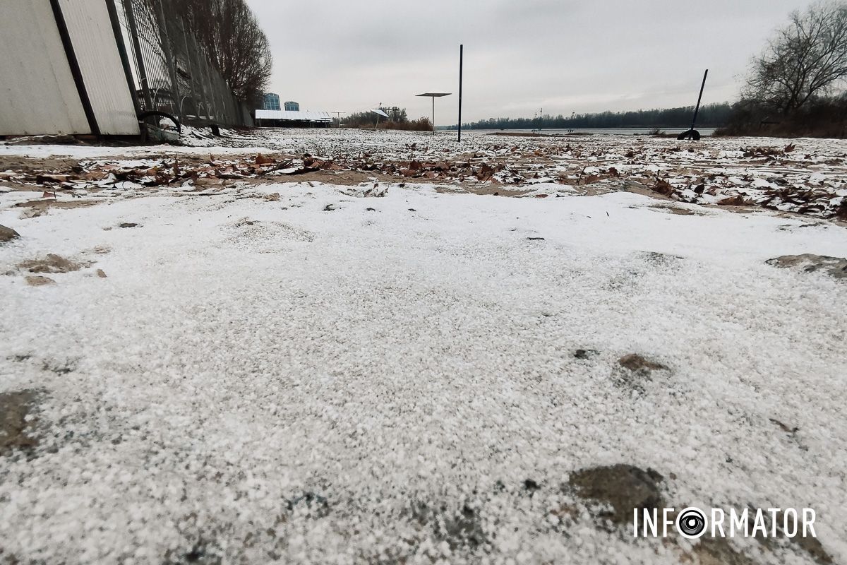 Білий ранок після сніжного вечора Білий ранок після сніжного вечора