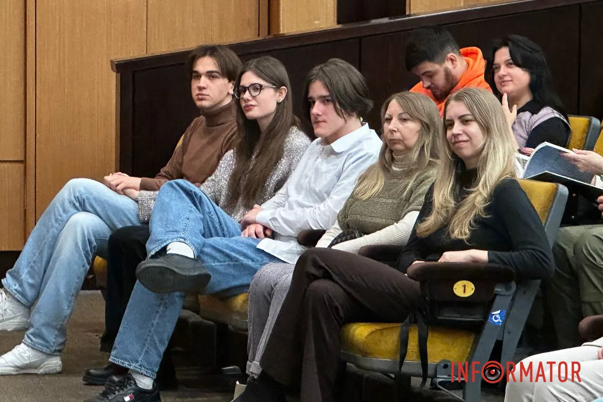 До Дніпра завітав колишній міністр закордонних справ України Дмитро Кулеба З дипломатичних переговорів - до книжкової презентації: Дмитро Кулеба відвідав Дніпро 1