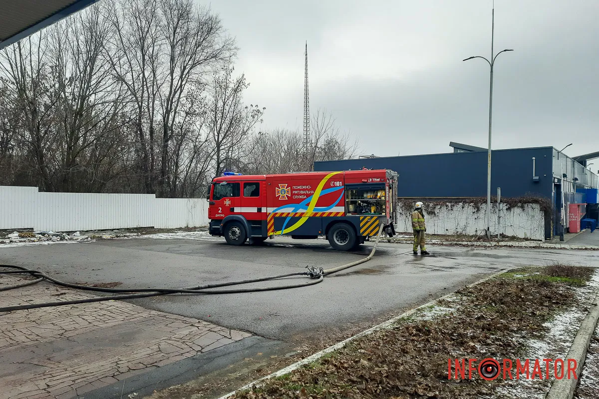 Очевидці бачили сильне задимлення біля покинутої АЗС “Авіас” Очевидці бачили сильне задимлення біля покинутої АЗС “Авіас”