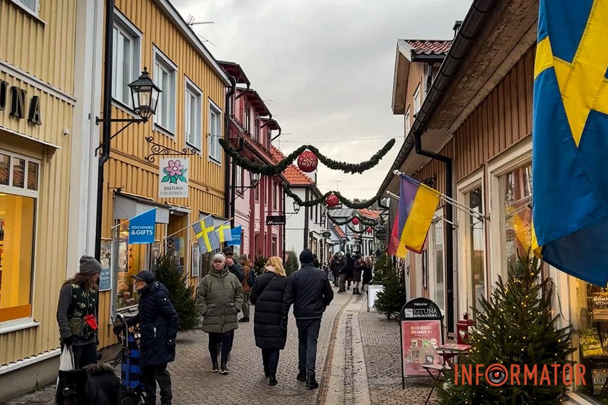 Рождество в городе Сигтуна в Швеции В Швеции перед Рождеством благодаря днепрянцам раздаются украинские колядки 1