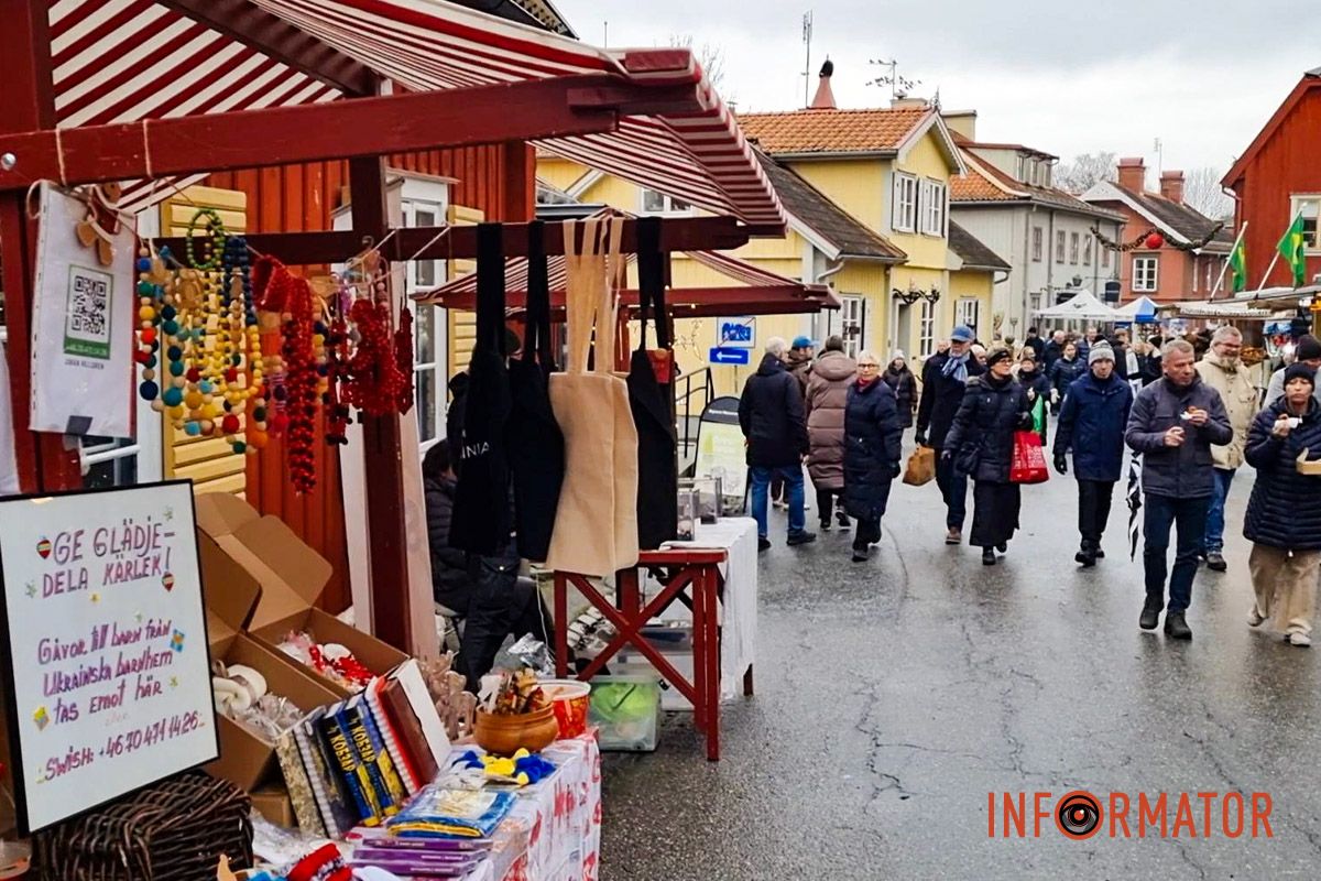 Собрали подарки для Защитников и детей в Украине В Швеции перед Рождеством благодаря днепрянцам раздаются украинские колядки 2