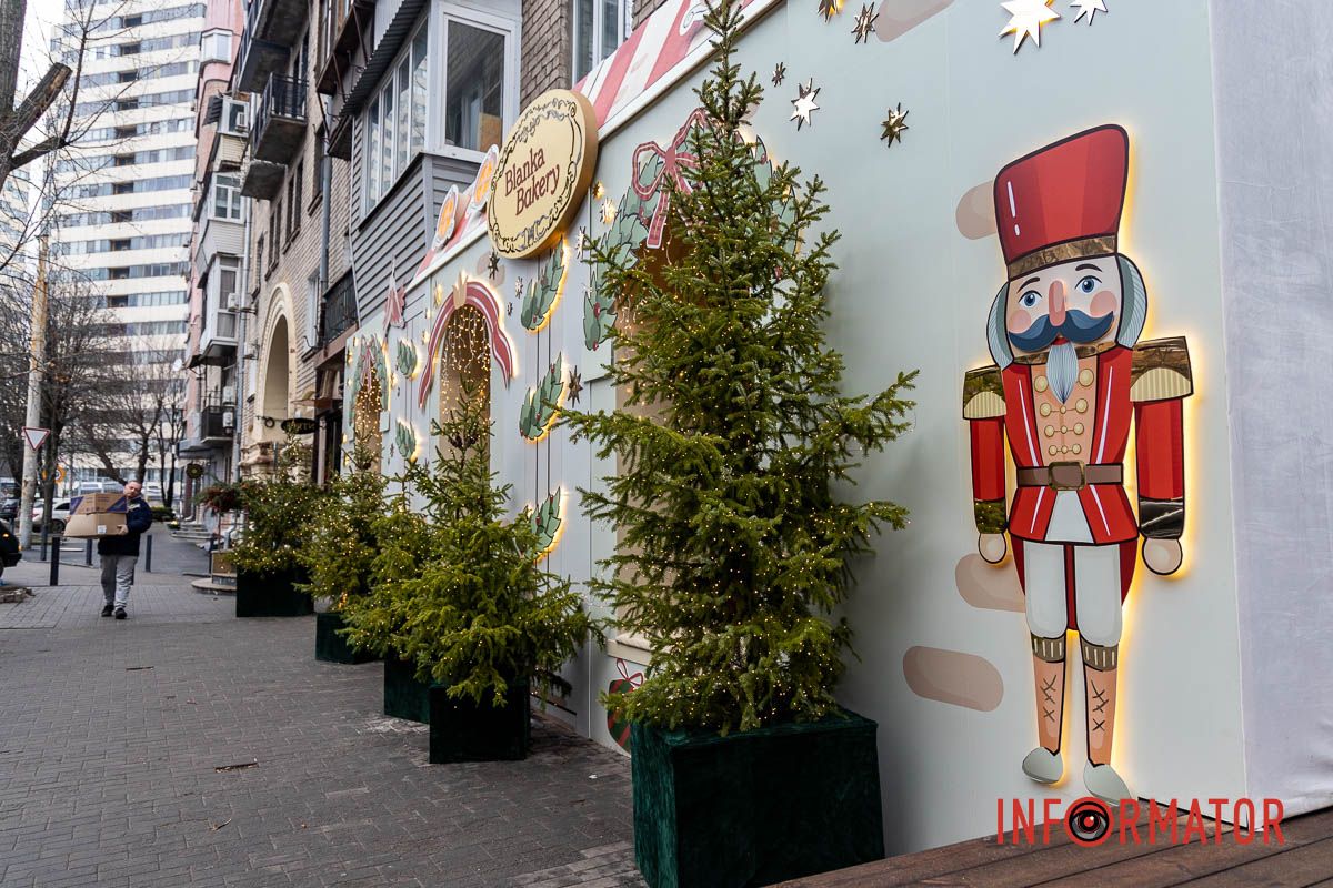 Узнали Щелкунчика? Где в Днепре найти интересные фотозоны с Рождественскими и Новогодними мотивами 7