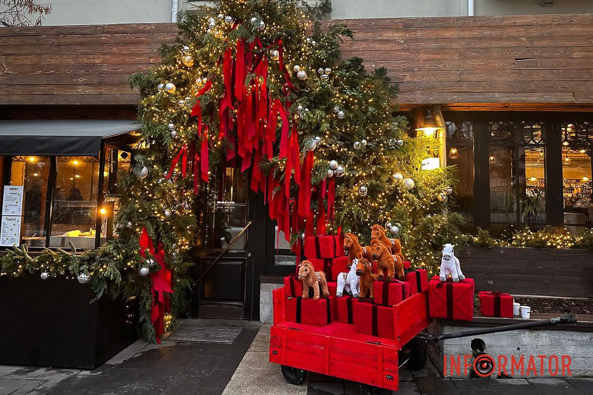 Локация сразу привлекает внимание прохожих и уже стала популярной для фото Локация сразу привлекает внимание прохожих и уже стала популярной для фото