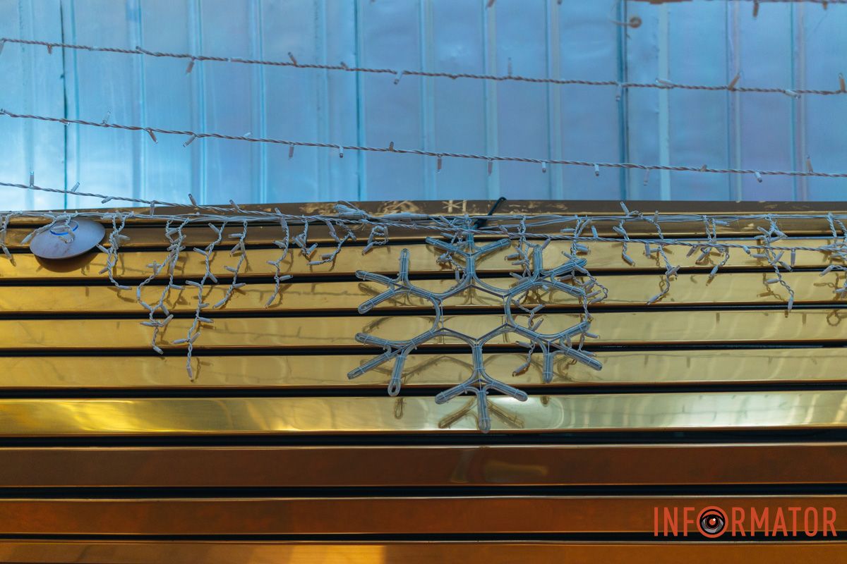 КП «Міськсвітло» оголосило тендер на закупівлю 5-метрової ялинки та нових гірлянд