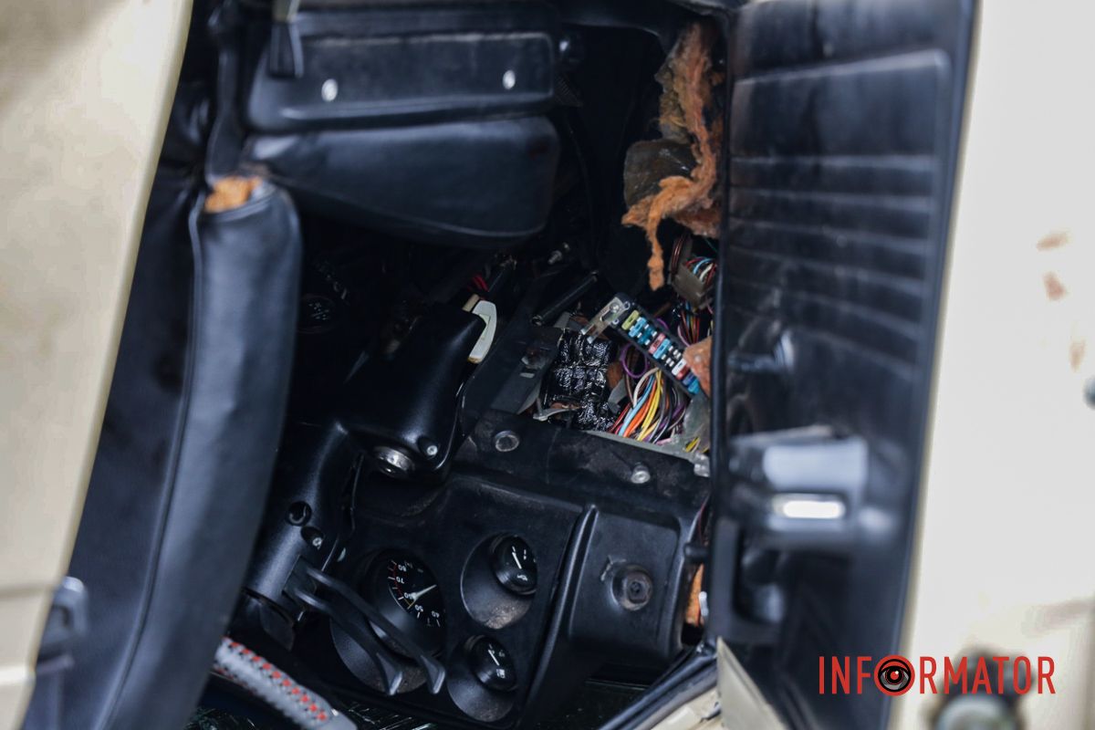 Фото: Максим Якушев В Днепре на Несокрушимой Niva столкнулась с Daewoo и опрокинулась на крышу: пострадала 11