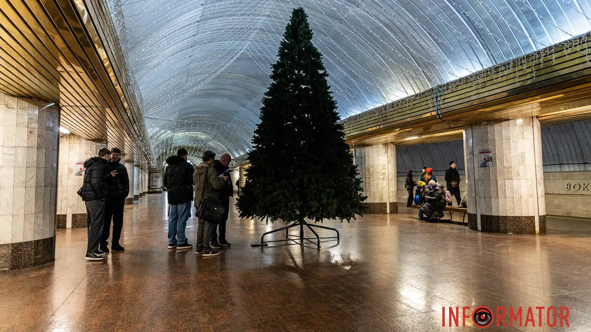 У Дніпрі готують до відкриття міську ялинку