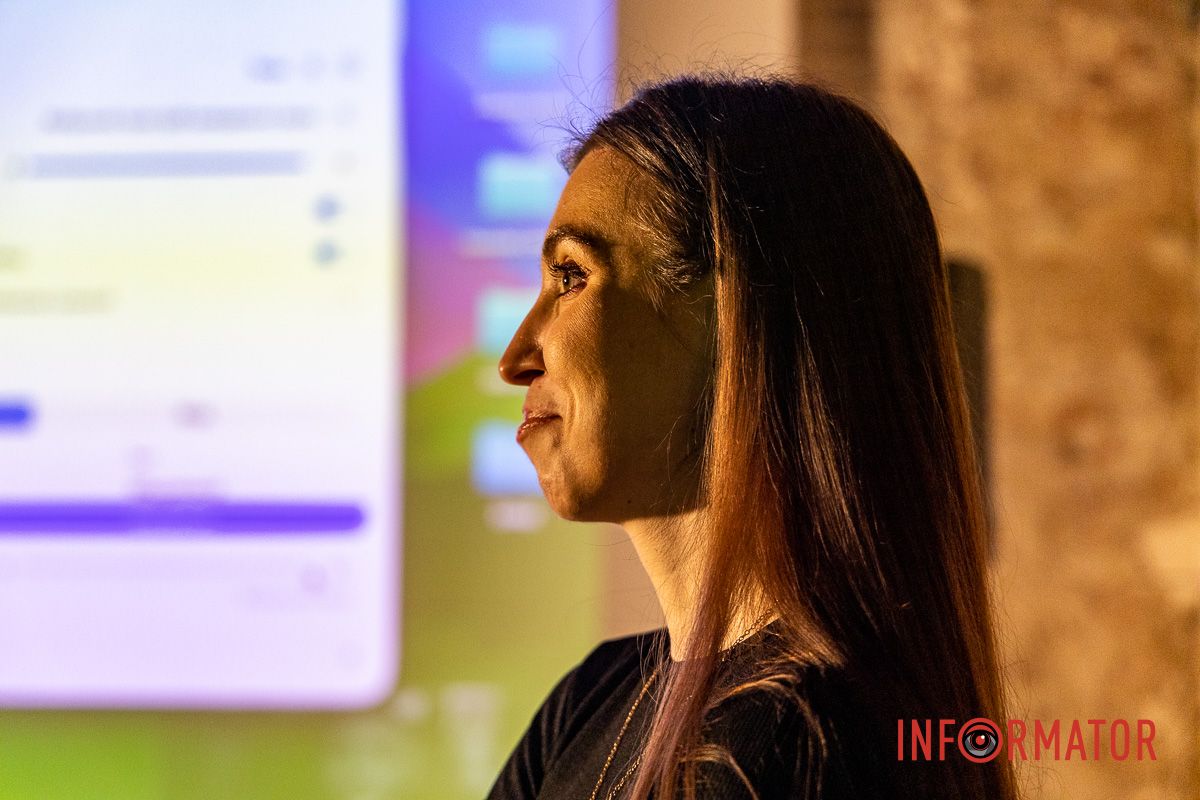 Письменниця з Дніпра презентувала авторську книгу в стилі відьомського фентезі - “Темний спадок. Братство” 2