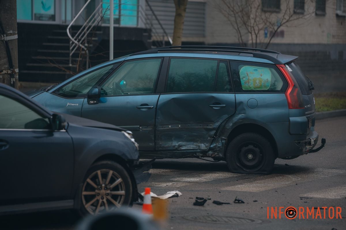В воскресенье, 22 декабря, в Днепре произошло ДТП ДТП 1