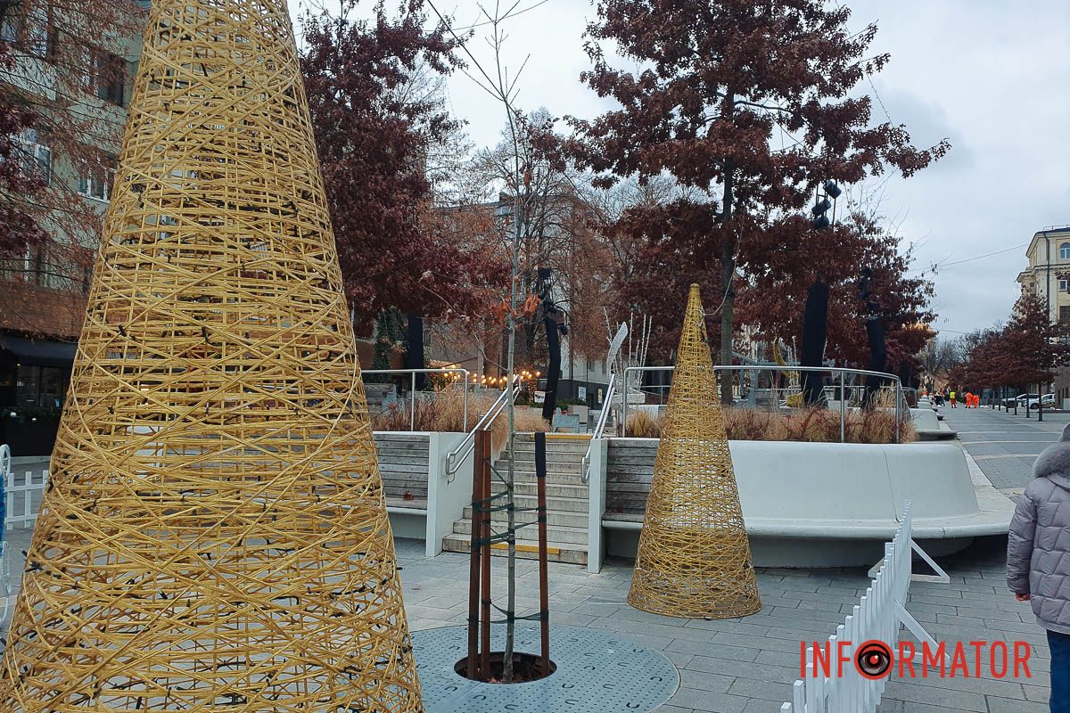 У Дніпрі до зимових свят готують вулицю Яворницького та Успенську площу 5