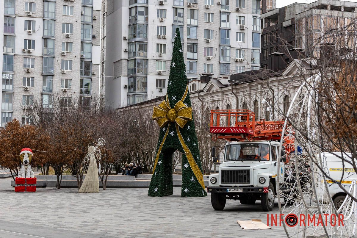У Дніпрі до зимових свят готують вулицю Яворницького та Успенську площу 10