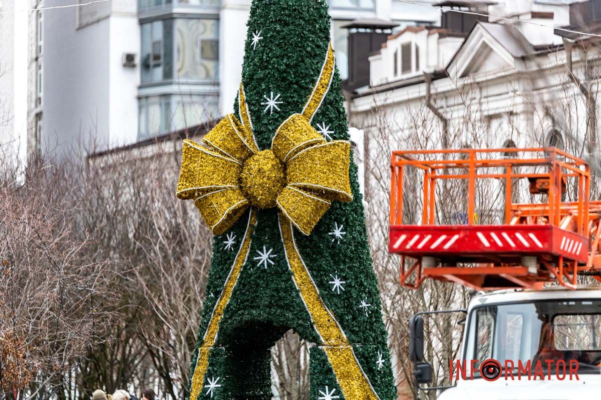 У Дніпрі до зимових свят готують вулицю Яворницького та Успенську площу 11