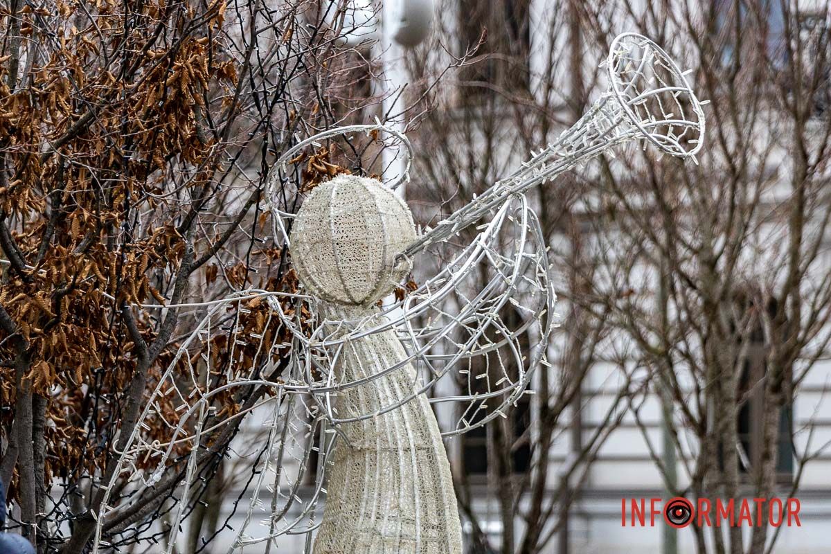 У Дніпрі до зимових свят готують вулицю Яворницького та Успенську площу 15