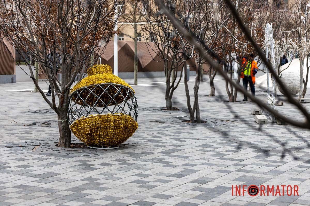 У Дніпрі до зимових свят готують вулицю Яворницького та Успенську площу 21