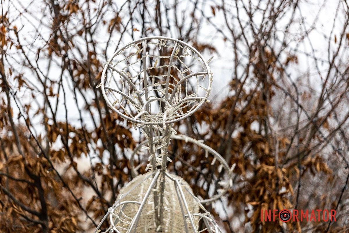 У Дніпрі до зимових свят готують вулицю Яворницького та Успенську площу 27