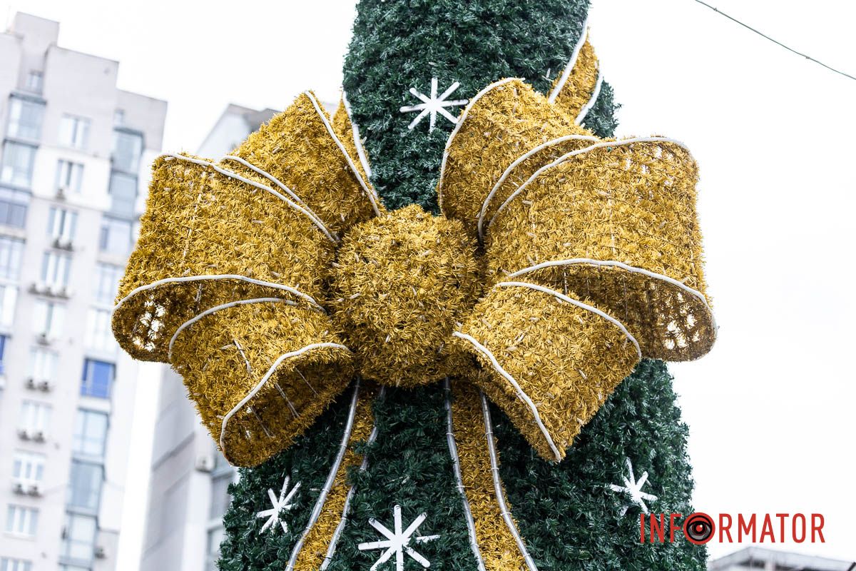 У Дніпрі до зимових свят готують вулицю Яворницького та Успенську площу 28