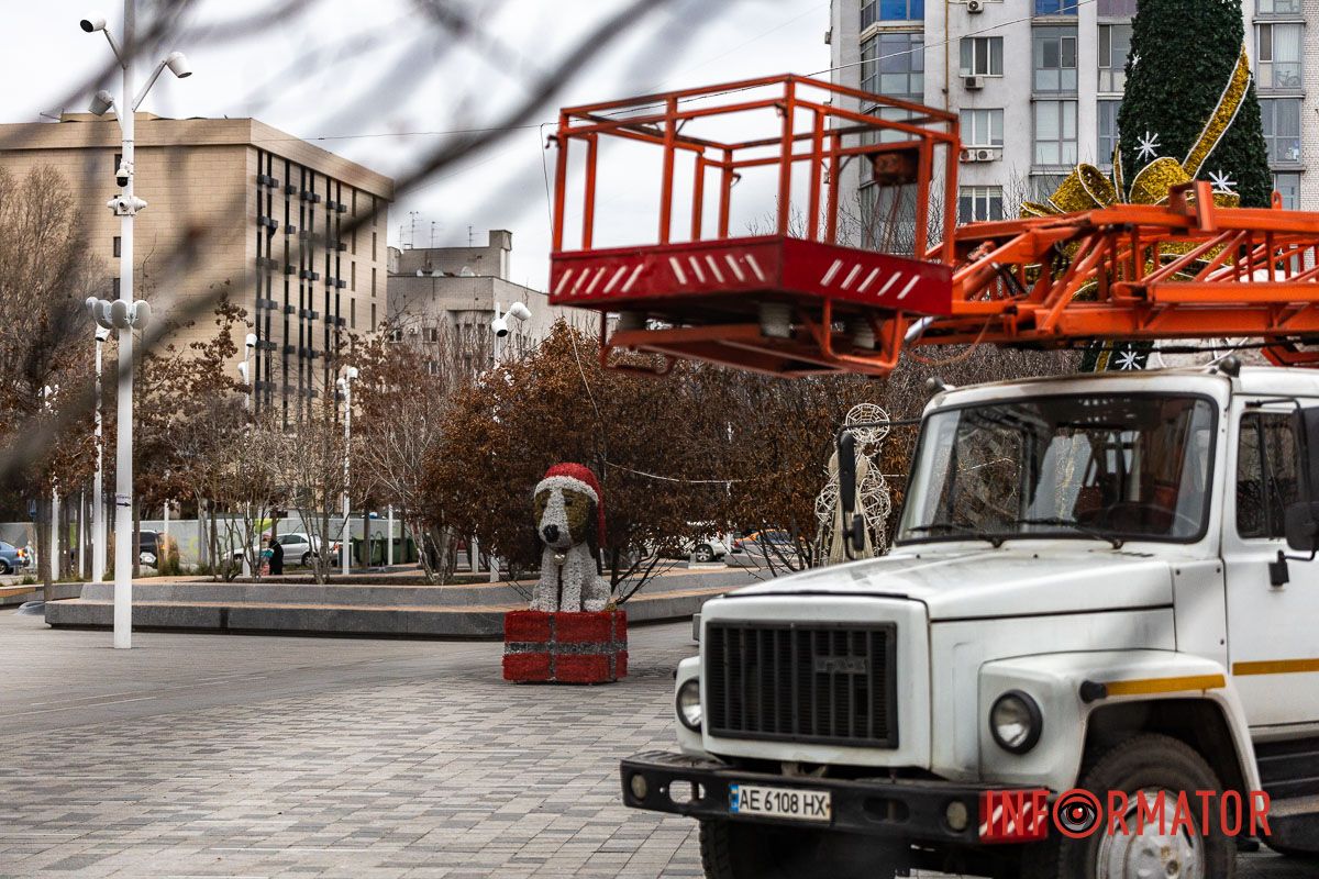 У Дніпрі до зимових свят готують вулицю Яворницького та Успенську площу 30