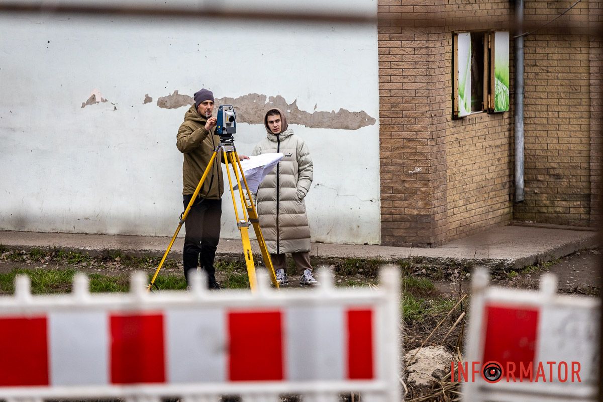 Для руху організували тимчасовий об’їзд, однак на під’їздах до місця робіт постійно виникали затори Два місяці заторів позаду: у Дніпрі відкрили рух вулицею Нечуя-Левицького 8