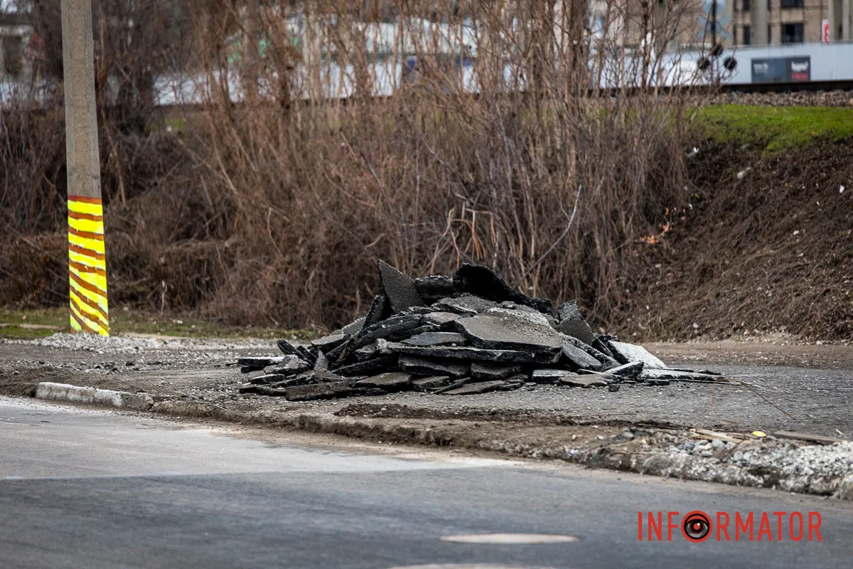 За інформацією пресслужбу Дніпровської міської ради, під час робіт комунальники замінили три аварійні ділянки трубопроводу загальною довжиною близько 60 метрів Два місяці заторів позаду: у Дніпрі відкрили рух вулицею Нечуя-Левицького 9