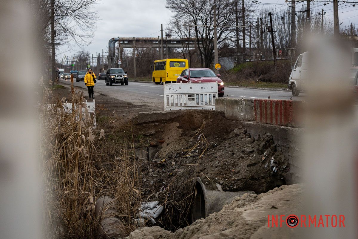 Через це існував ризик підтоплень — як дороги, так і каналу Гнилокиш Два місяці заторів позаду: у Дніпрі відкрили рух вулицею Нечуя-Левицького 11