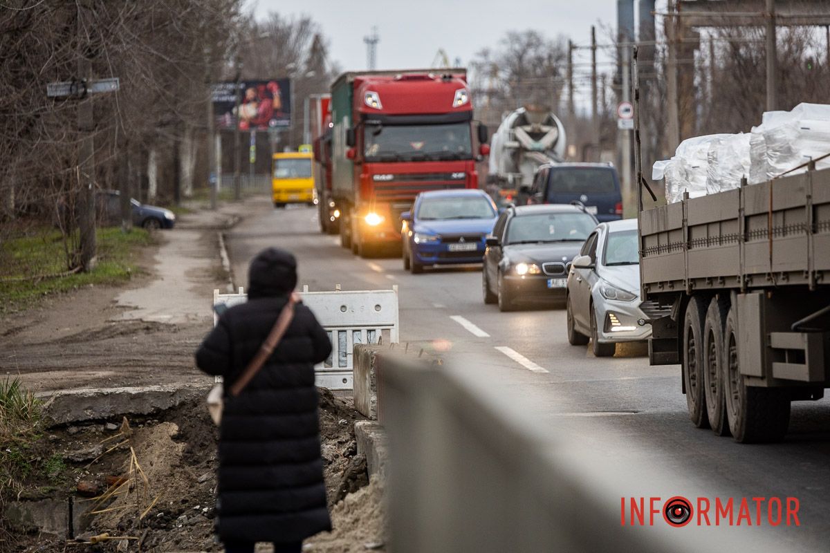 Рух транспорту на Нечуя-Левицького відновили Два місяці заторів позаду: у Дніпрі відкрили рух вулицею Нечуя-Левицького 18