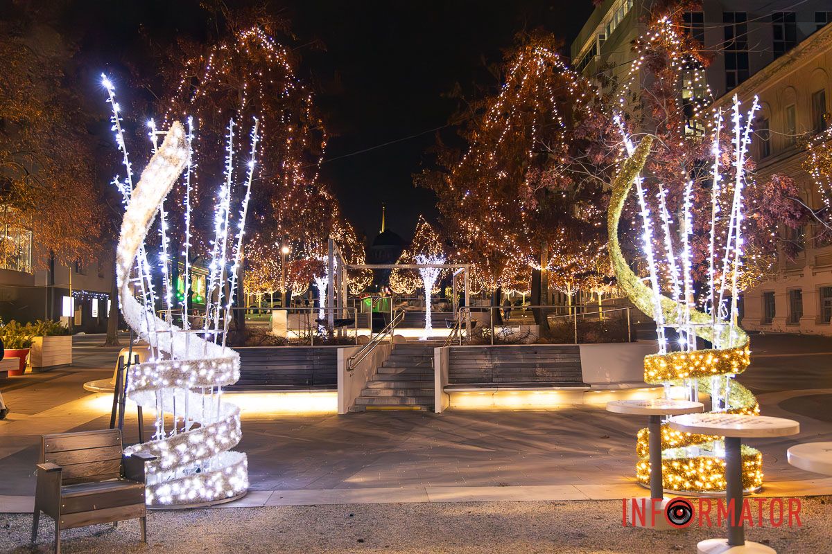 Світло Різдва у центрі Дніпра: як засяяла вулиця Яворницького 14
