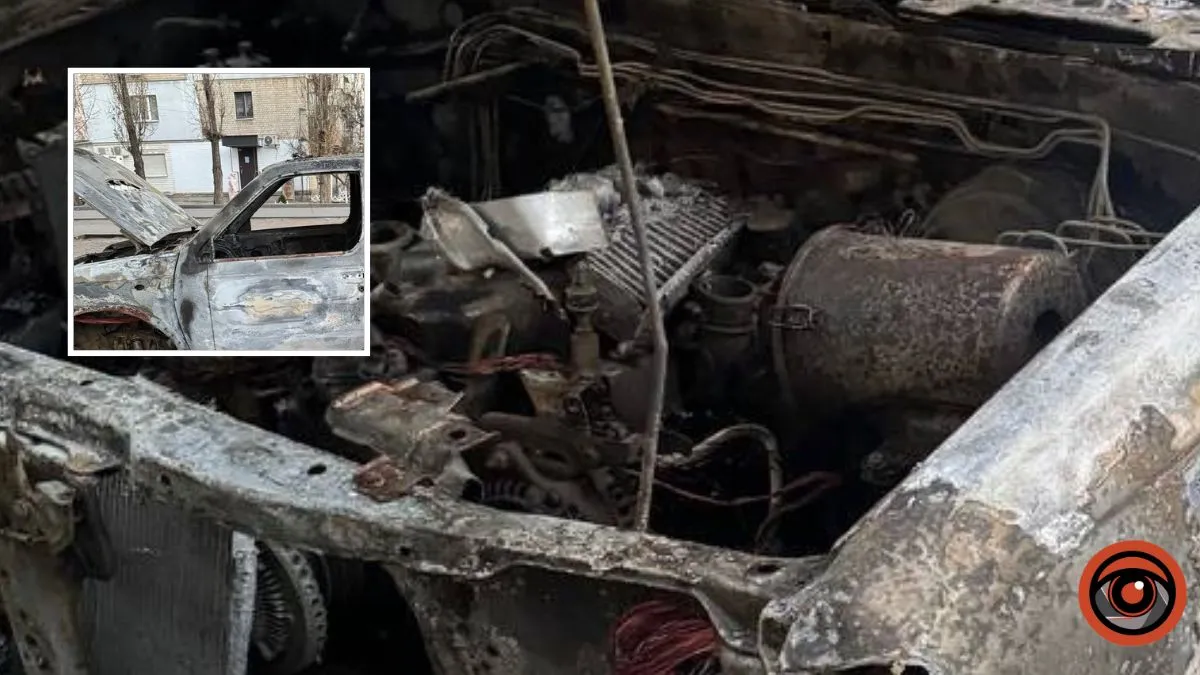 У Дніпрі на Північному підпалили автівку: внаслідок пожежі згоріли особисті речі військового