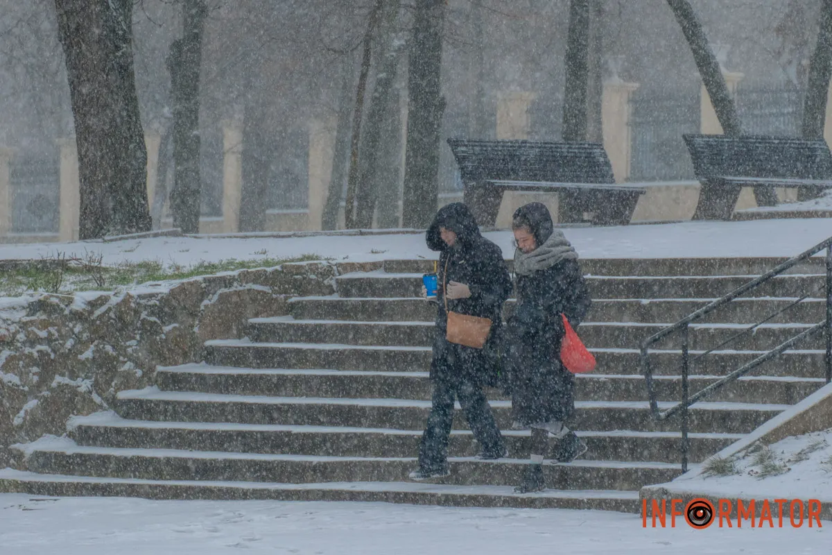 Дніпро у серці зимової стихії