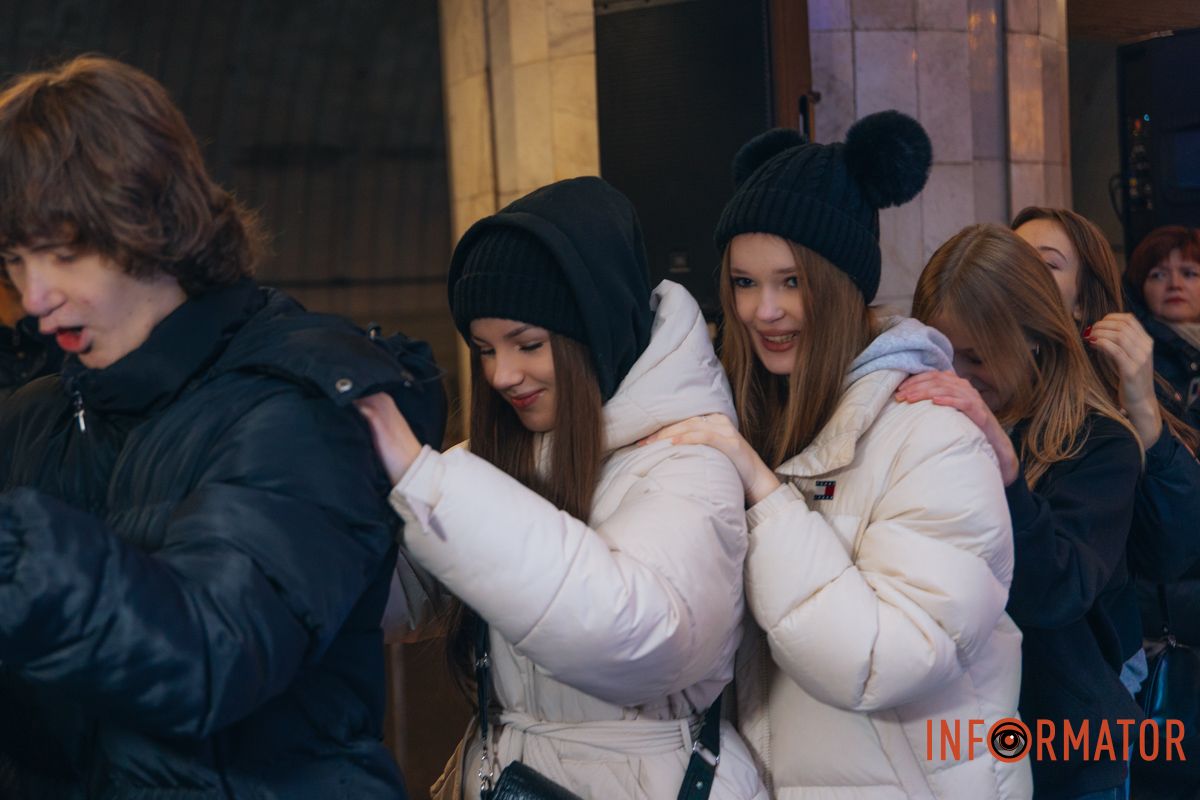 Дітлахи водили хоровод