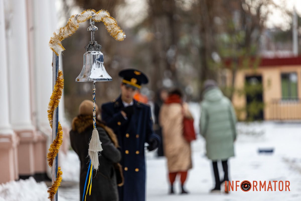 Зимовий сезон розпочався: у Дніпрі у парку Глоби запрацювала дитяча залізниця 8
