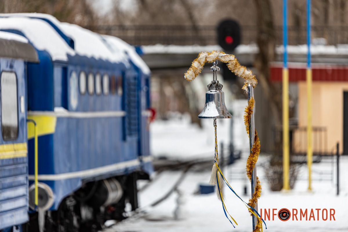 Зимовий сезон розпочався: у Дніпрі у парку Глоби запрацювала дитяча залізниця 25