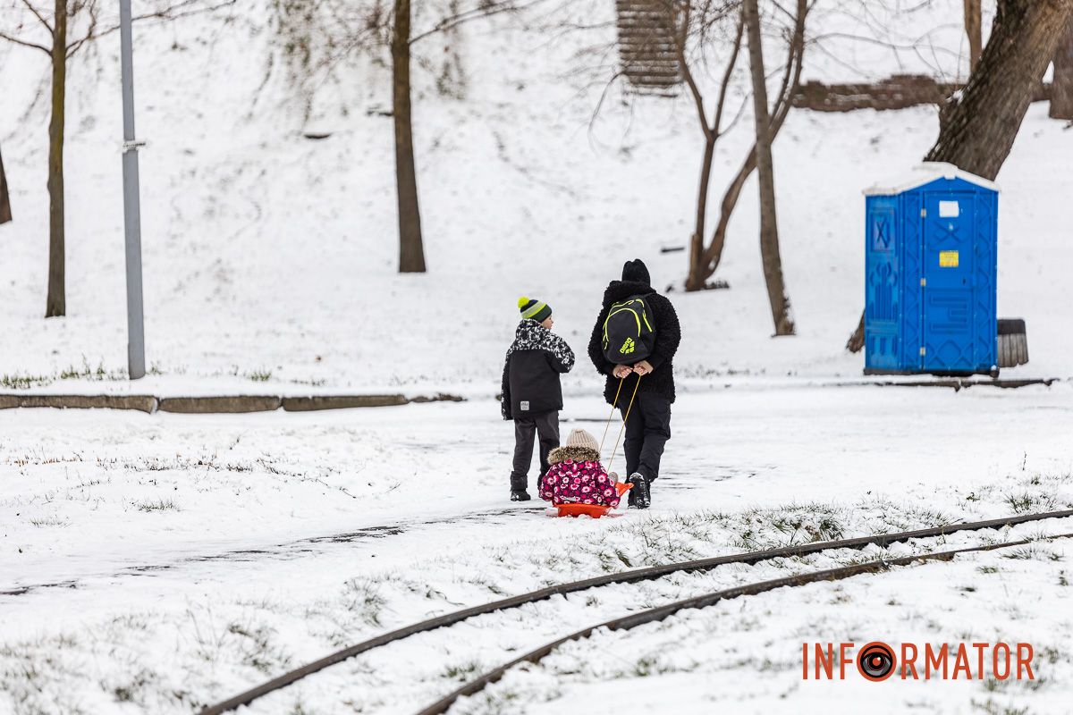 Як виглядає засніжений парк Глоби у Дніпрі 6