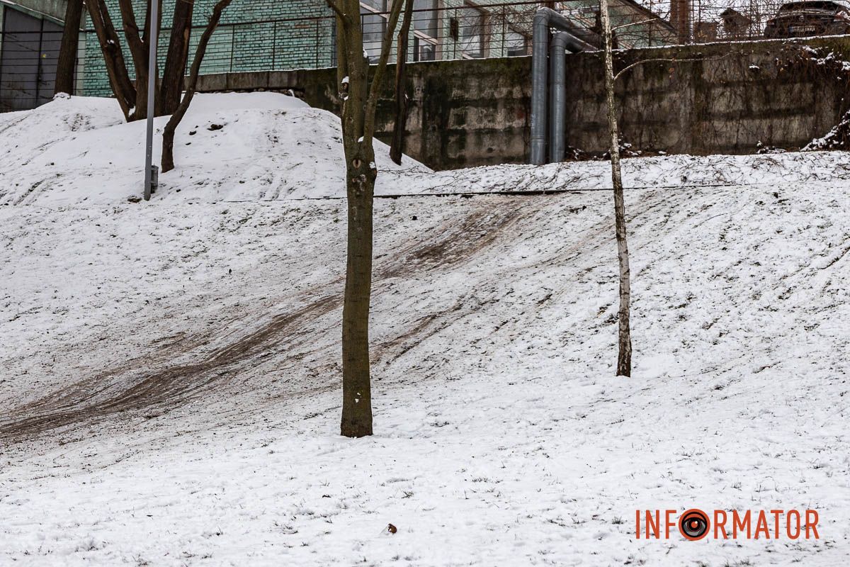 Як виглядає засніжений парк Глоби у Дніпрі 15