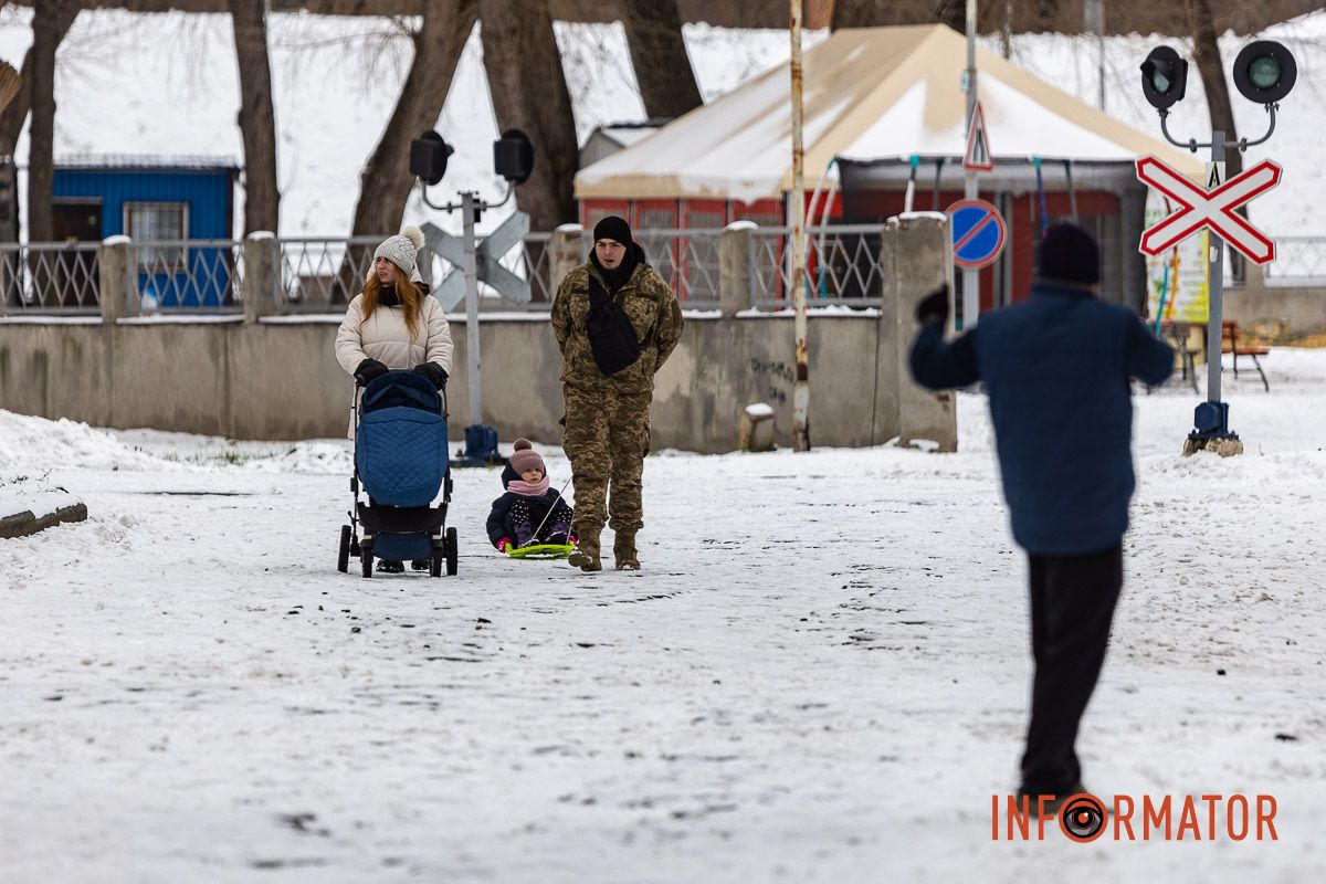 Як виглядає засніжений парк Глоби у Дніпрі 18