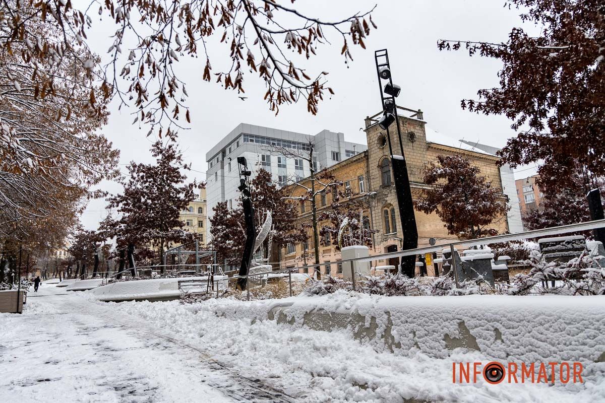 Місто як із листівки: у Дніпрі випав перший рясний сніг 49