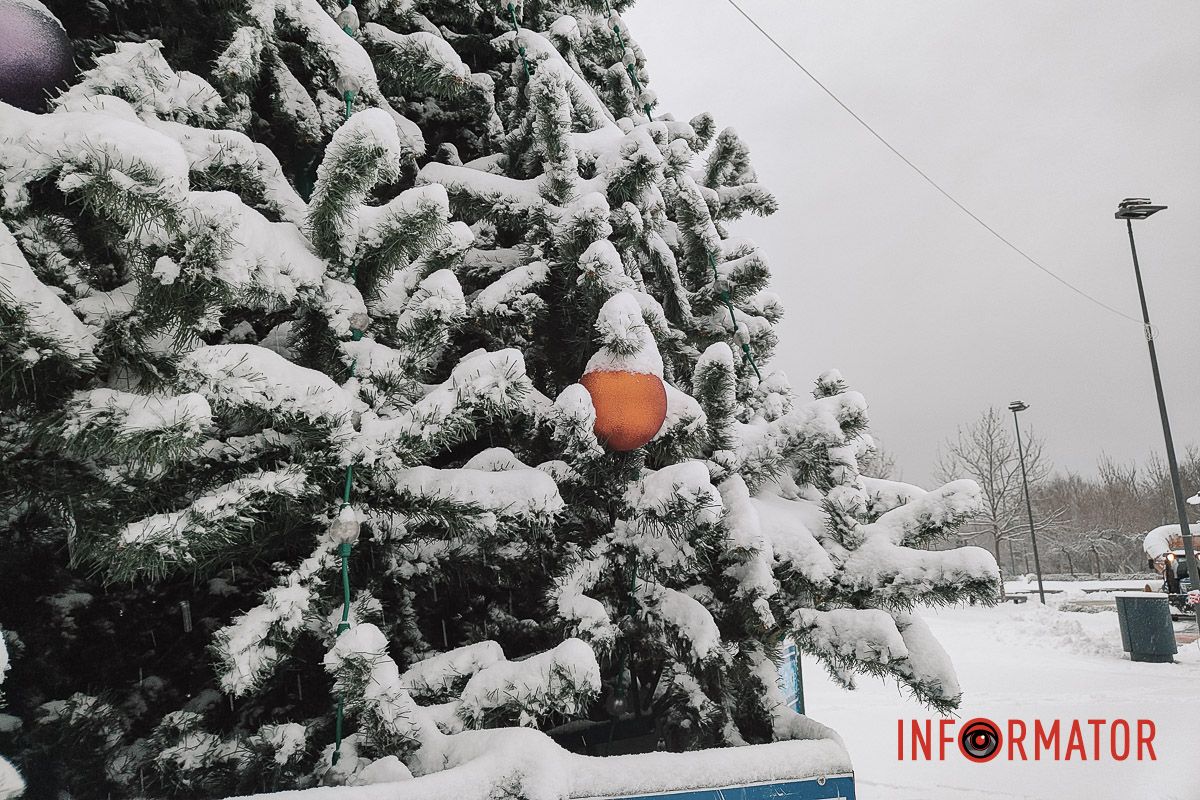 Місто як із листівки: у Дніпрі випав перший рясний сніг 12