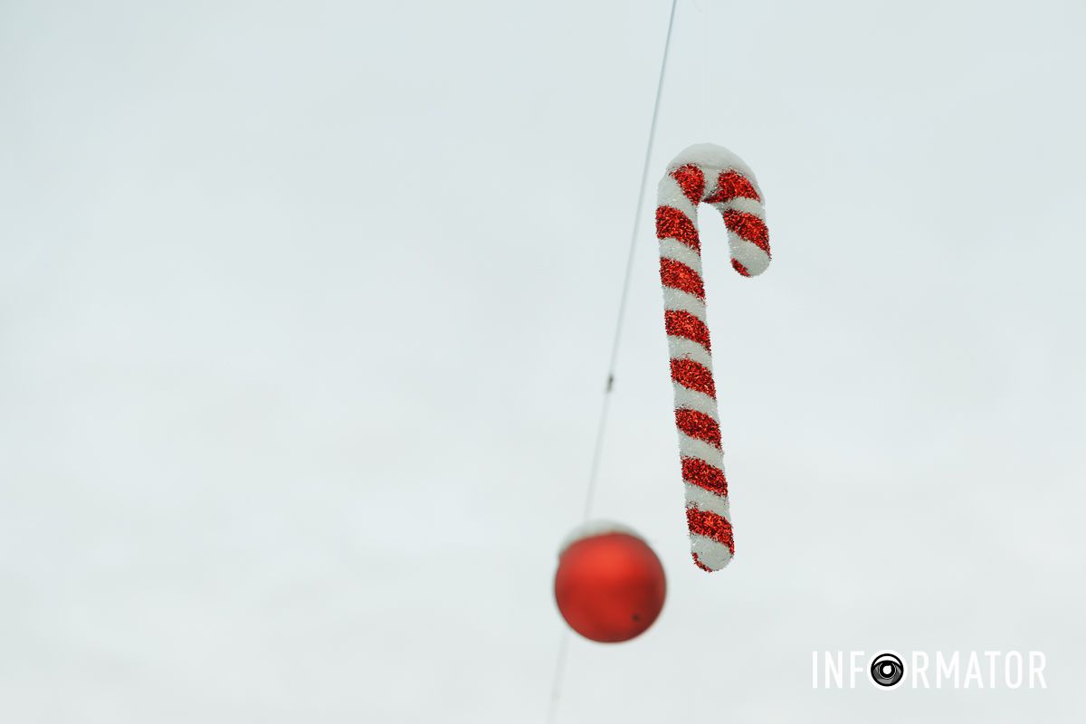 Святкові кольори та зимовий настрій: у Дніпрі відкрили нову фотозону 3