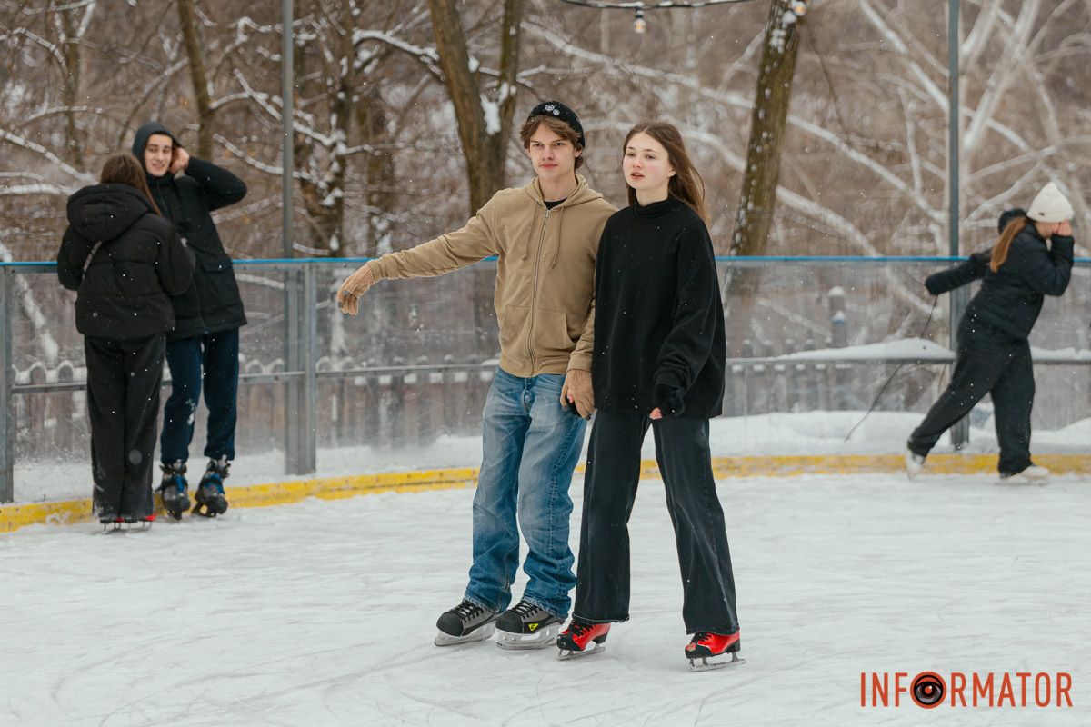 Лід оновлюють для комфортного катання