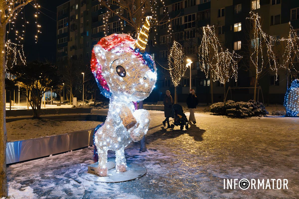 Зимний сквер в новогоднем ритме Зимний сквер в новогоднем ритме