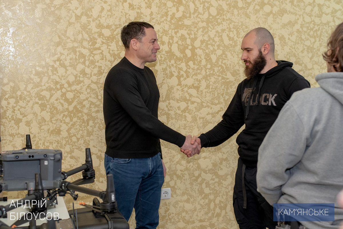 Підрозділ наразі виконує бойові завдання в районі Гуляйполя У Кам’янському передали безпілотники Захисникам з 413-го окремого полку безпілотних систем «Рейд» 3