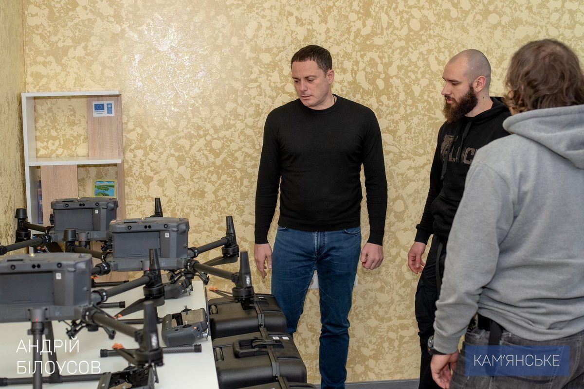 Передані дрони мають значну вантажопідйомність У Кам’янському передали безпілотники Захисникам з 413-го окремого полку безпілотних систем «Рейд» 4