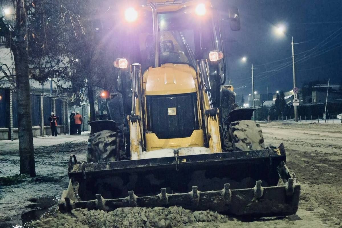 "Проїхати там інакше як на самоскиді просто неможливо": Філатов розповів про зміни у роботі транспорту та що роблять, аби не не допустити екологічного лиха через атаку по Дніпру 3