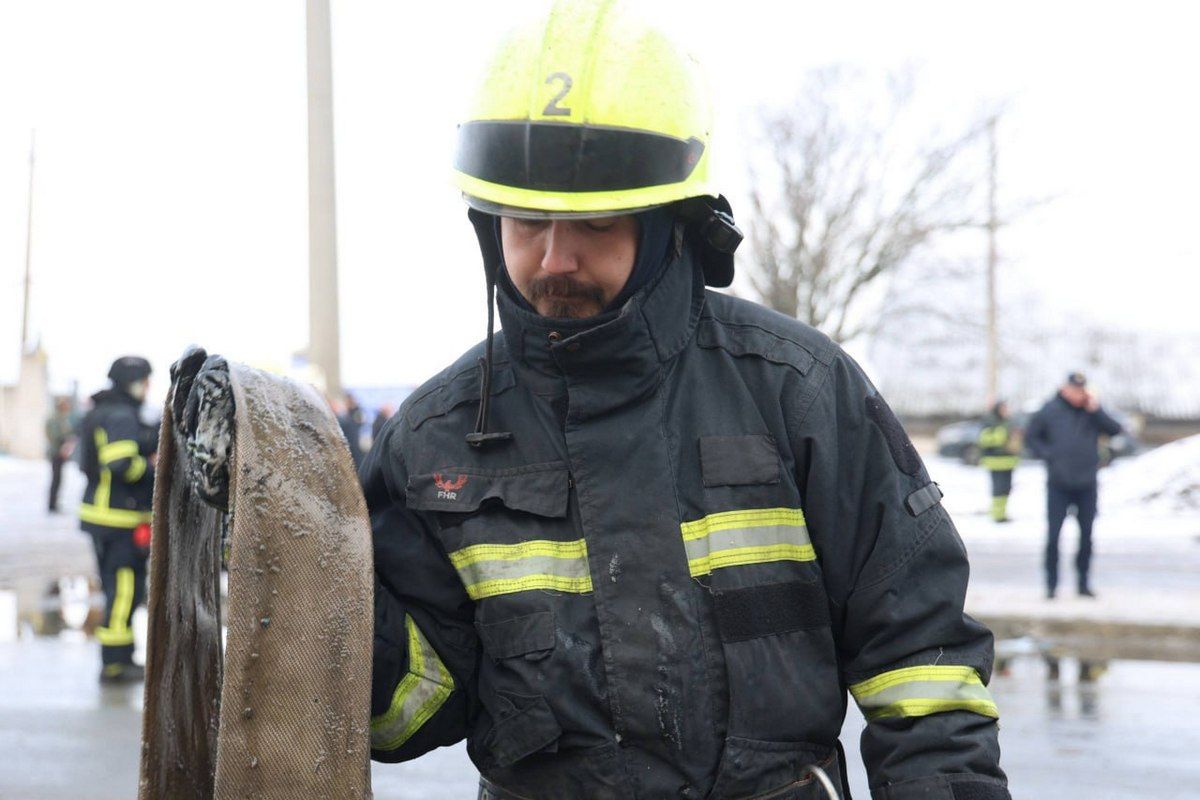 На дорогу вылилось около 300 тонн растительного масла.