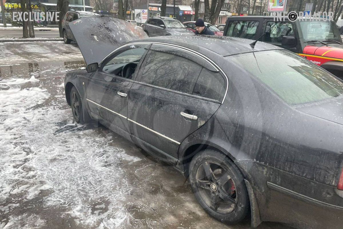 На упаковке загорелся автомобиль Skoda Superb пожар 2