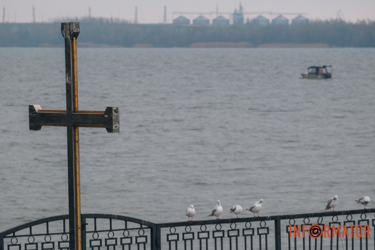 Молитвы, ныряние и освященная вода: как днепряне празднуют Крещение по новому календарю 46